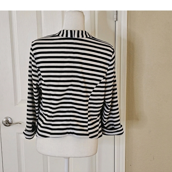 Torrid Black White Striped 3/4 Sleeve One Button Poly Blend Blazer Size 1(1X) - Picture 5 of 14
